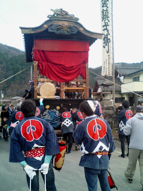 引き手が多いから前から撮れなかった。